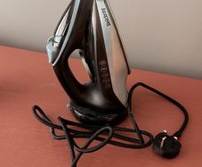 Iron Beldray 2600w Steam 2 in 1 Cordless