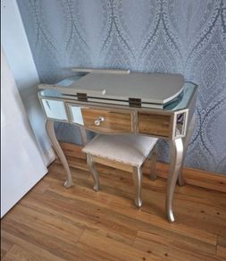 Beautiful mirrored dressing table with three fold mirror and stool.  Collection Mornington