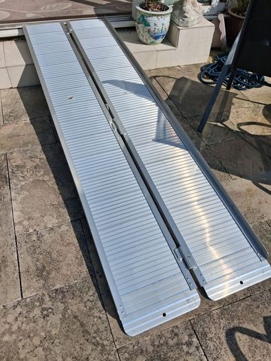 Portable wheelchair ramp