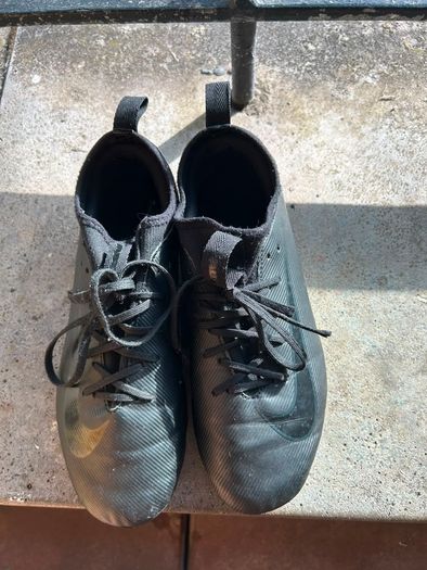 soccer boots.Studs slightly scraped perfect for soccer games