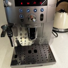 DeLonghi Magnifica S Coffee Machine