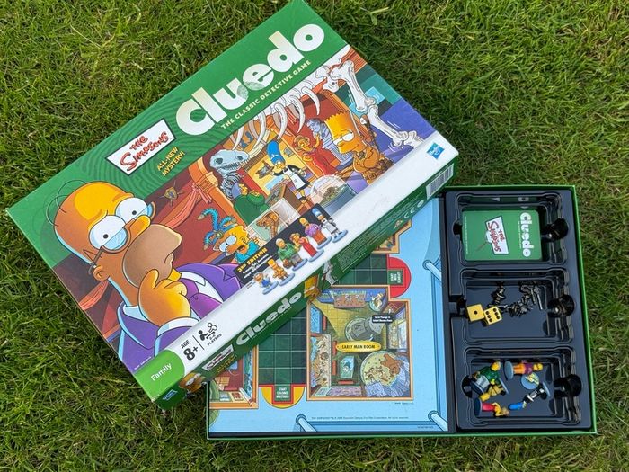 The Simpsons Cluedo 3rd Edition-Complete Vintage Board Game, Hasbro/Parker Brothers 2007