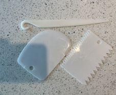 Cake decorating tools