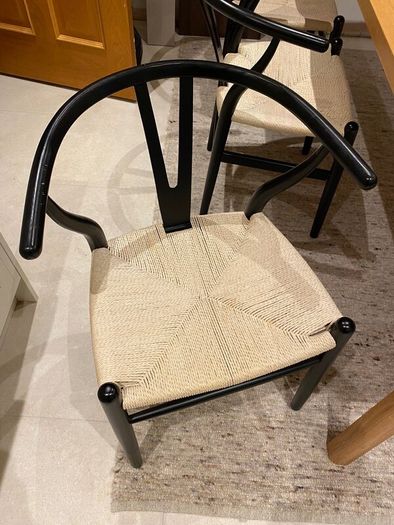 Dining room table, chairs and bench