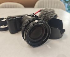 Sony ZV-E10 + 18-105mm lens + Rode mic + extra batteries