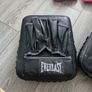Boxing gloves - 2 x 12oz and pads for fitness training Image 5