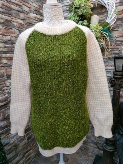 Vintage Aran SweaterSize Small to medium  Measurements are in the photos