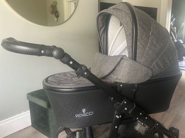 Venicci Travel System
