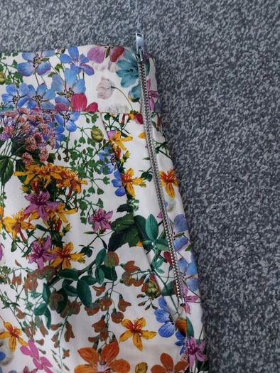 shorts zara flower brand new size XXL