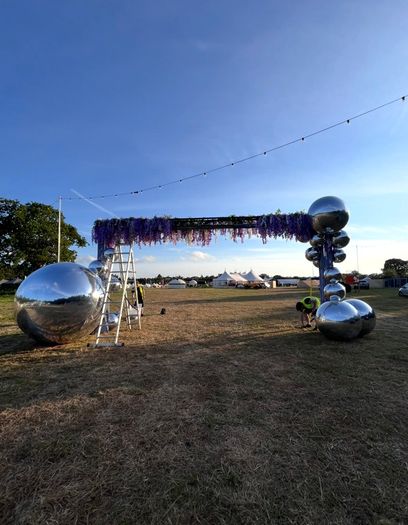 Approx. 40 Metallic Decorative Inflatables & 4 Electric Air Pumps