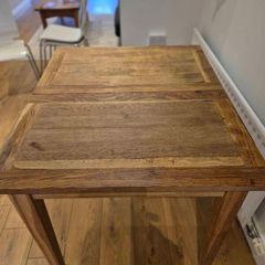 Solid Oak Dining Table - compact size (missing an extension leaf)