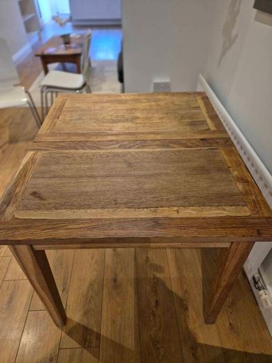 Solid Oak Dining Table - compact size (missing an extension leaf)