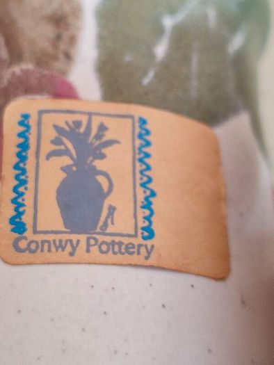 Set Of 2 Small Vessel By Conwy Pottery.