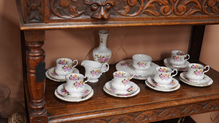 Regal Heritage Floral Bone China Tea Set (21 pcs)