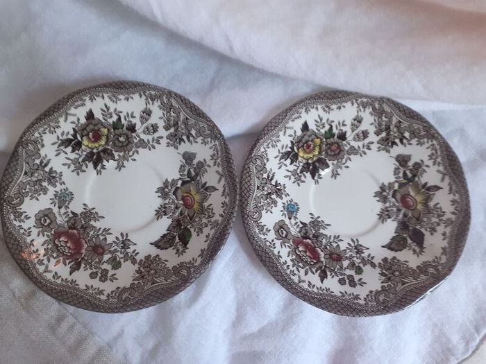 Wedgewood Oriental Pheasant Cups & Saucers.