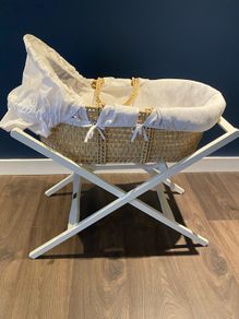 Moses basket and Stand