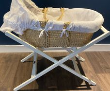 Moses basket and Stand