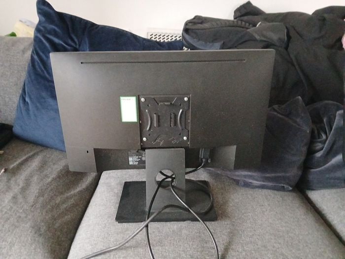 Dell Monitor 21.5 inch Full HD LCD