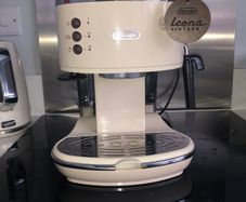 De Longhi Vintage Coffee Machine