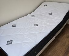 Single Motion Bed Base & Luxury Mattress