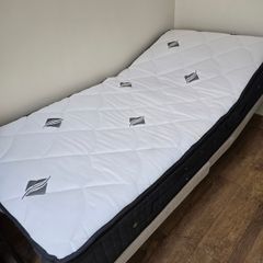 Single Motion Bed Base & Luxury Mattress