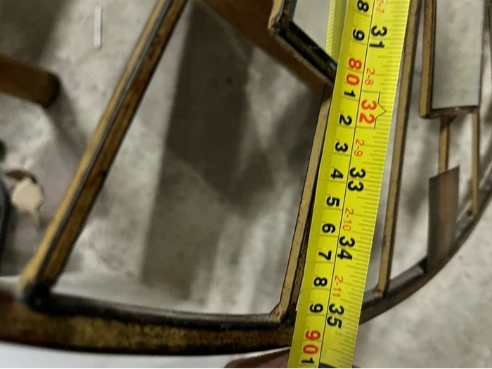 Round mirror