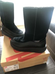 Women's footwear