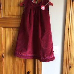 Little Girls Beautiful red dress fully reversible vibrant floral pattern Bnwts Age 4
