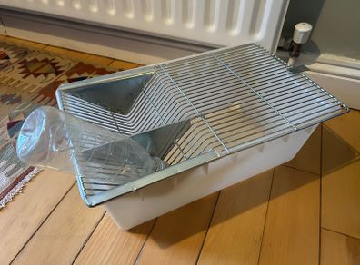 Mouse cage with water feeder