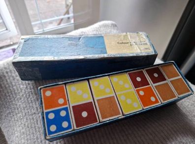 Vintage 1970's Domino's complete Set made in England