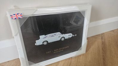 Janes Bond Aston Martin Framed Print