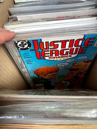 Marvel & DC Long Comic Box w 300 comics for Sale