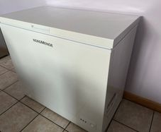 Chest freezer
