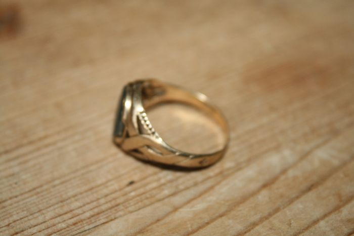 Men's Vintage 9ct Gold Roman Centurion Signet Ring - 3,6g