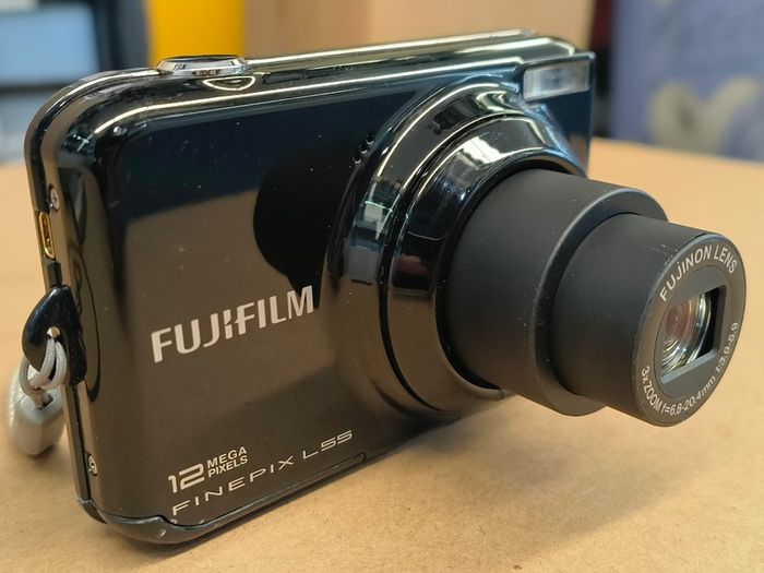 Fujifilm FinePix L55 Digital Camera - Black (12MP, 3x Optical Zoom) 2.4 inch LCD Screen