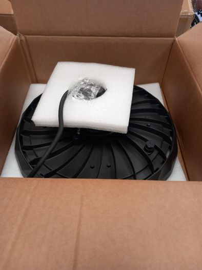 UFO LED LIGHT 150W (brand new in box)