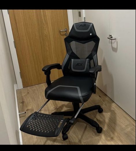 Ergonomic Gaming Chair - New