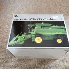 ERTL Precision II John Deere 9750 1/32 Combine Harvester Replica