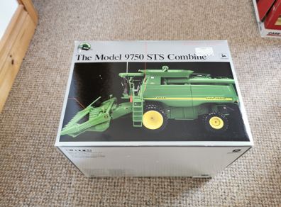 ERTL Precision II John Deere 9750 1/32 Combine Harvester Replica