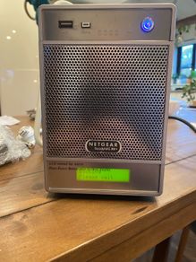 Netgear readyNAS NV+