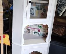 Vintage corner cabinet (26208)