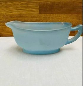 pyrex gravy boat
