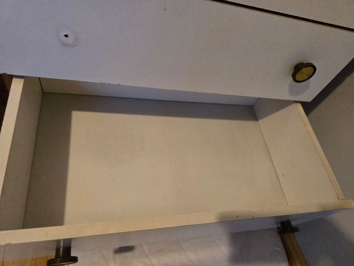 chest of drawers