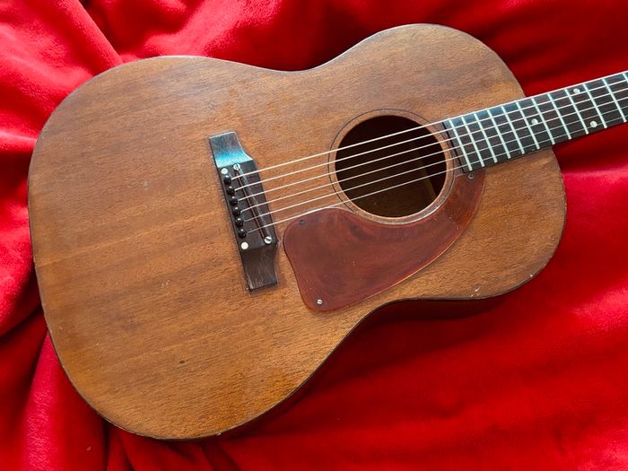 Vintage 1968 Gibson LG0