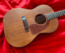 Vintage 1968 Gibson LG0