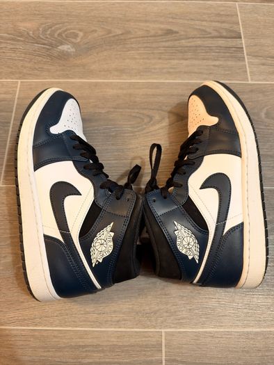Jordan 1 mid cut dark blue