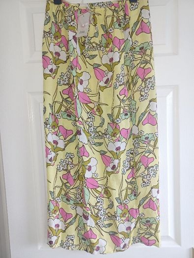 River Island Skirt Size 10 bnwt