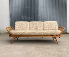 Ercol Daybed Studio Couch - Warehouse and Showroom Open Saturday 25th April 12 till 4pm Eircode R95T227