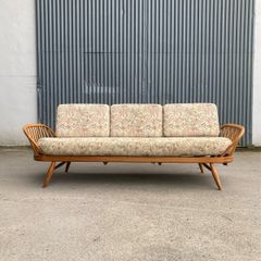 Ercol Daybed Studio Couch - Warehouse and Showroom Open Saturday 25th April 12 till 4pm Eircode R95T227