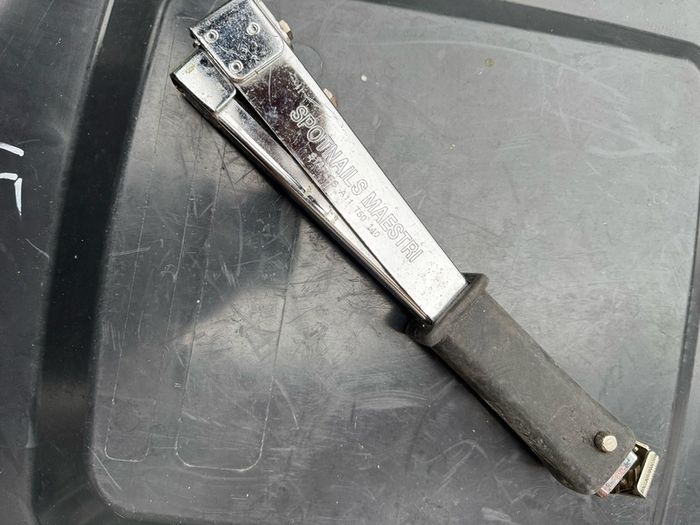 Hammer Tacker